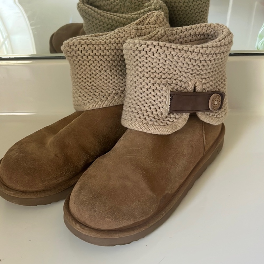 Shaina Ugg boots size 9